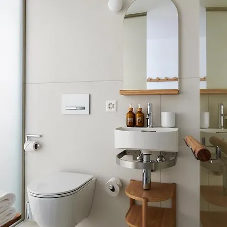 Carina Hotel 3*